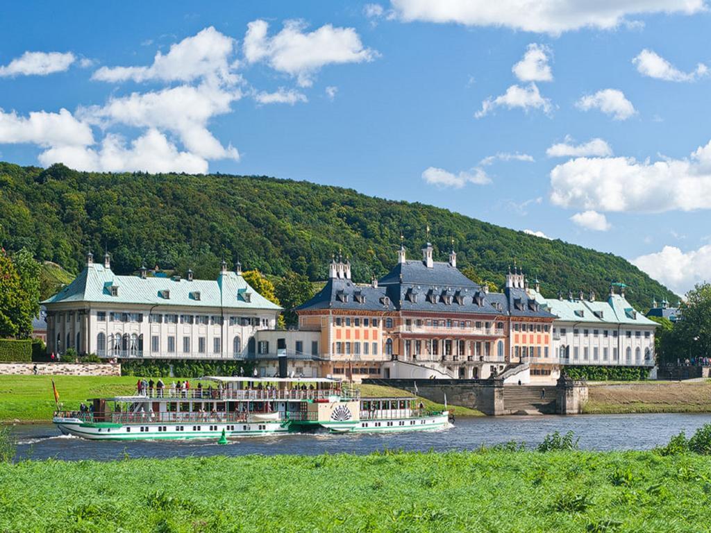 Villa Eschebach - Ferienwohnung Дрезден Екстер'єр фото